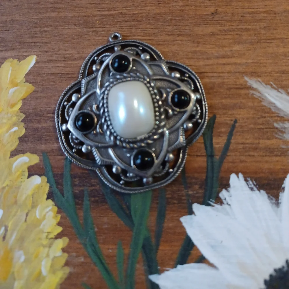 Vintage Celtic Pewter Pearl/Black Bead Large Necklace Pendant